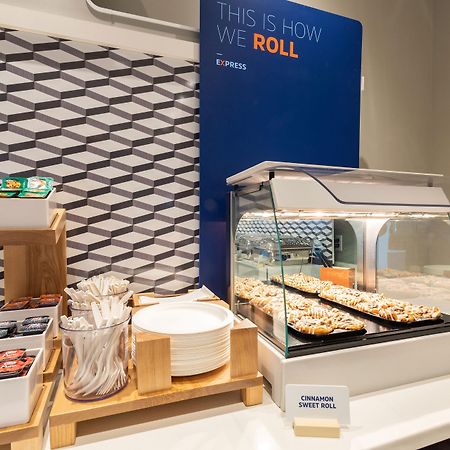 Holiday Inn Express Hotel & Suites San Diego-Escondido By Ihg Bagian luar foto