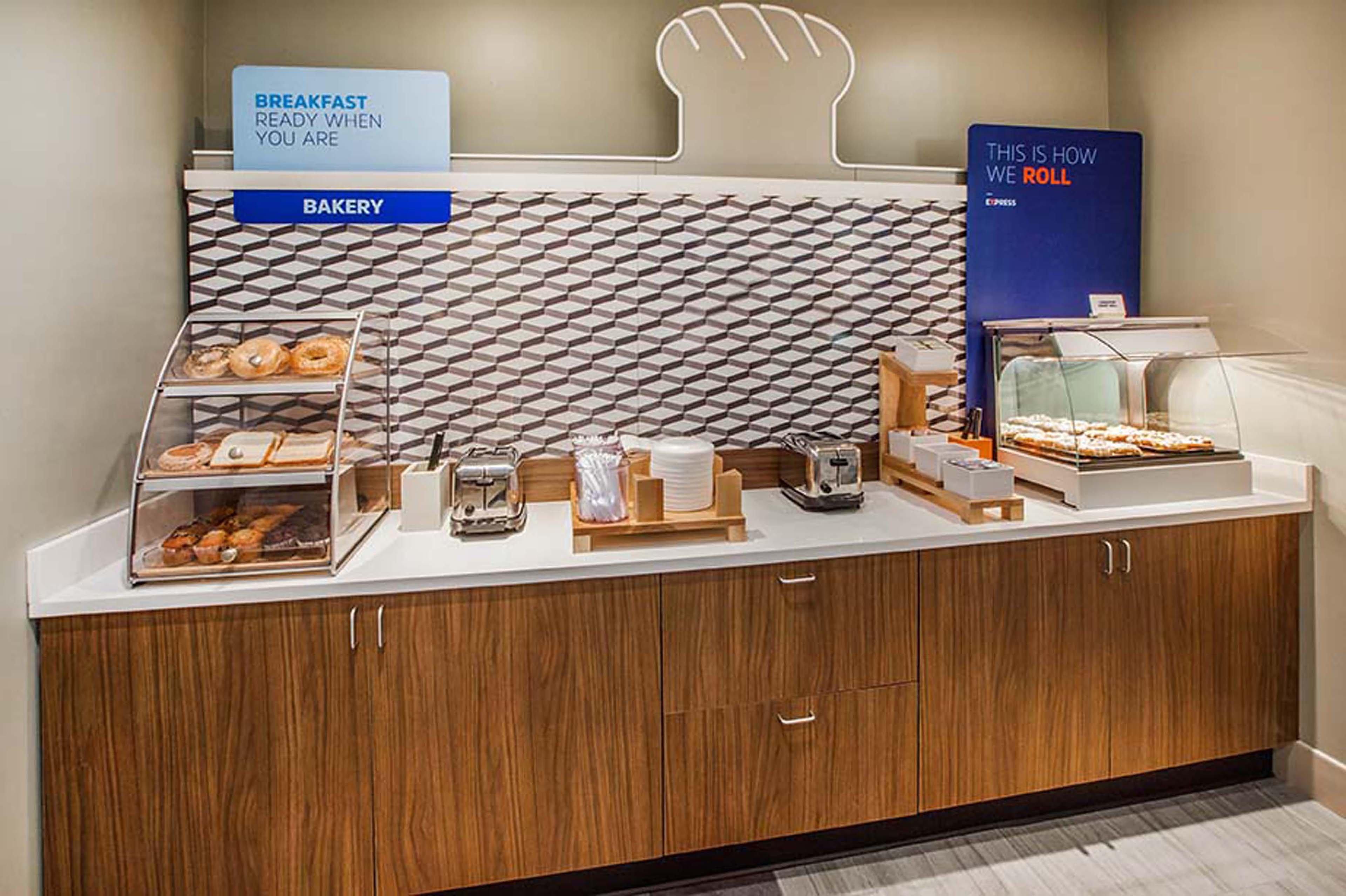 Holiday Inn Express Hotel & Suites San Diego-Escondido By Ihg Bagian luar foto