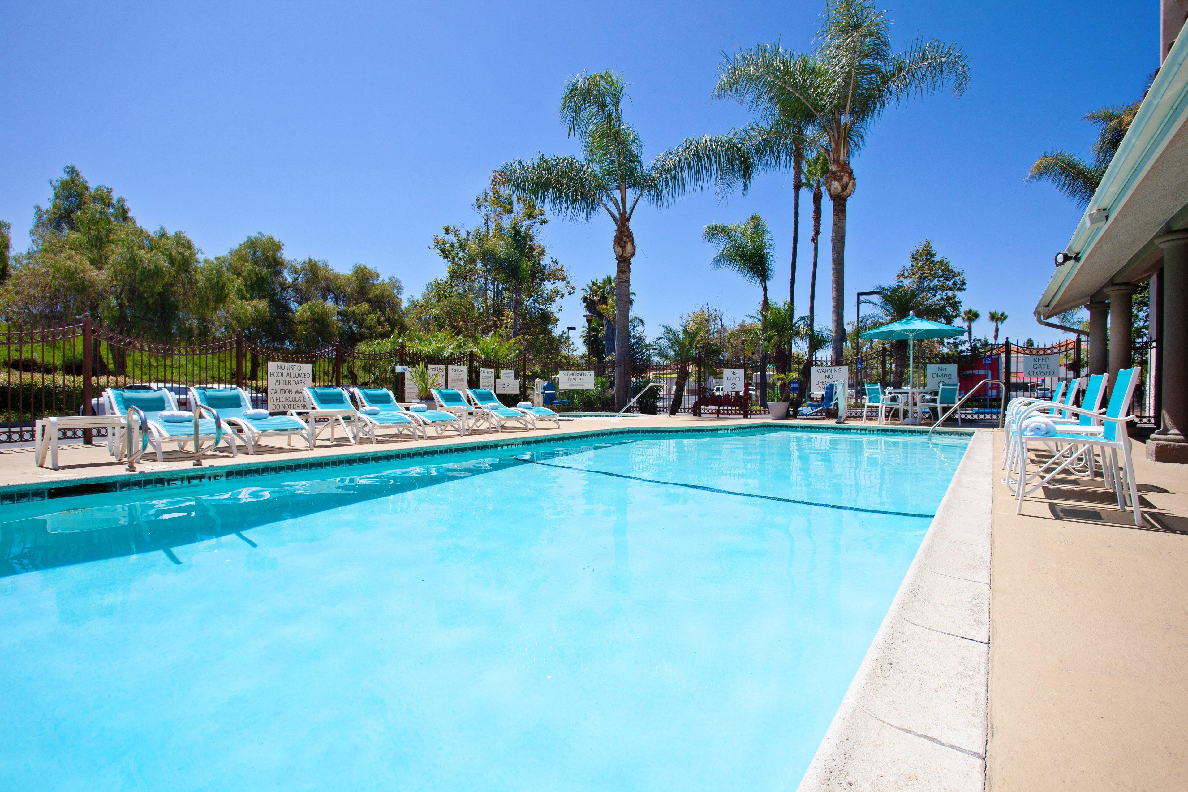 Holiday Inn Express Hotel & Suites San Diego-Escondido By Ihg Bagian luar foto