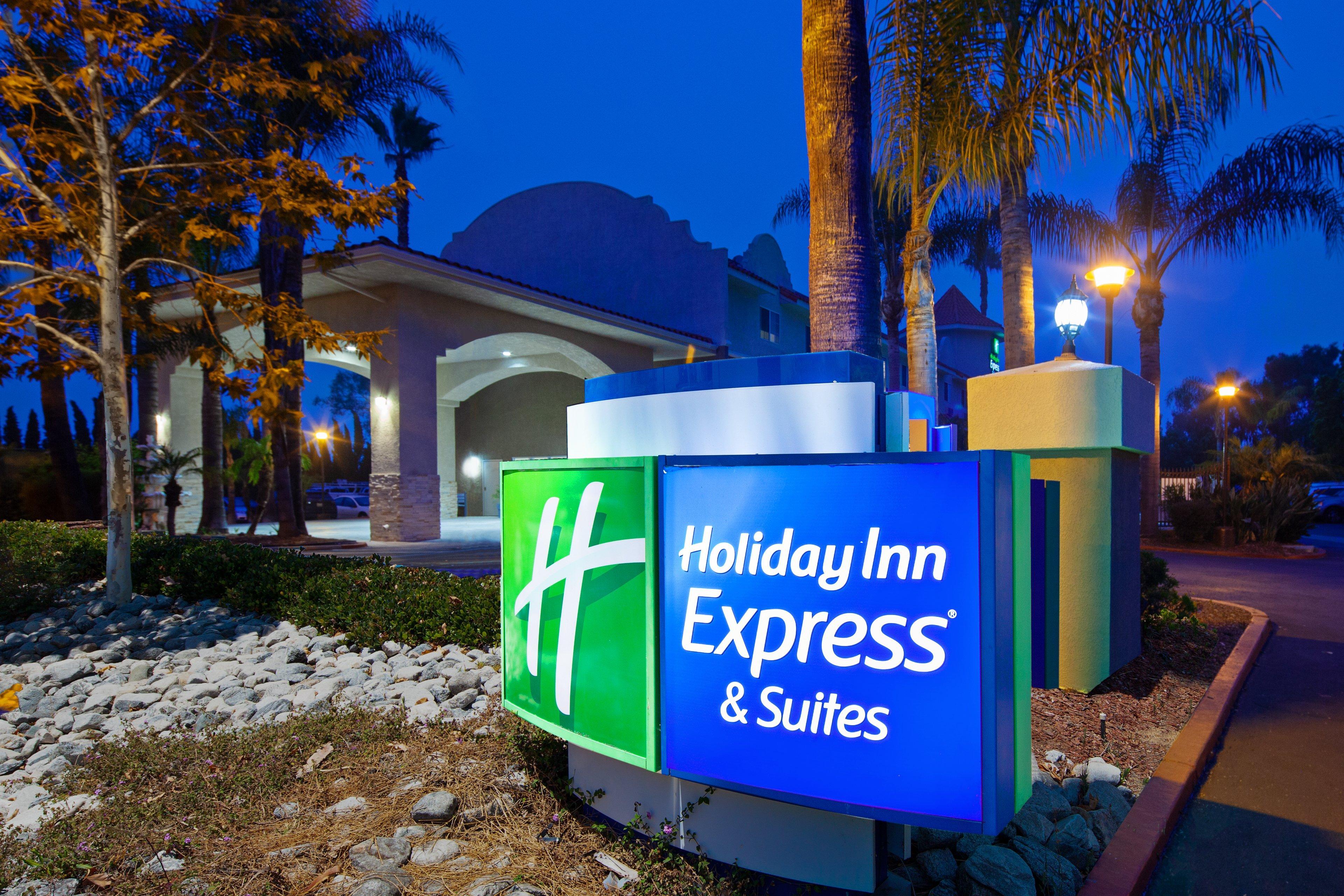 Holiday Inn Express Hotel & Suites San Diego-Escondido By Ihg Bagian luar foto