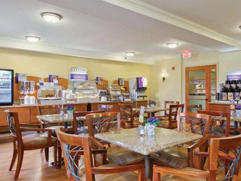 Holiday Inn Express Hotel & Suites San Diego-Escondido By Ihg Bagian luar foto