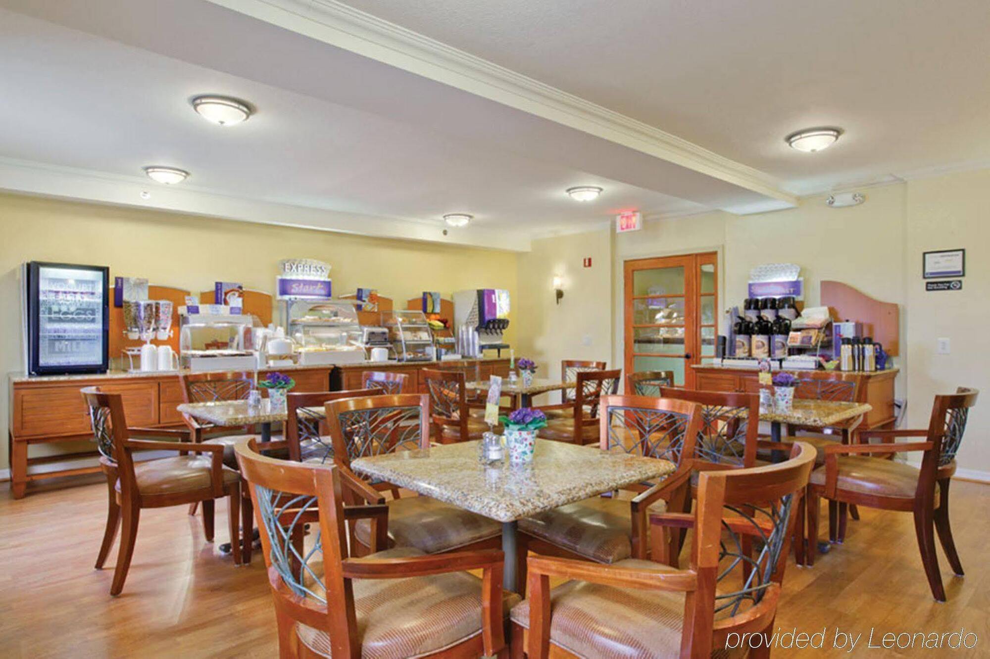 Holiday Inn Express Hotel & Suites San Diego-Escondido By Ihg Bagian luar foto
