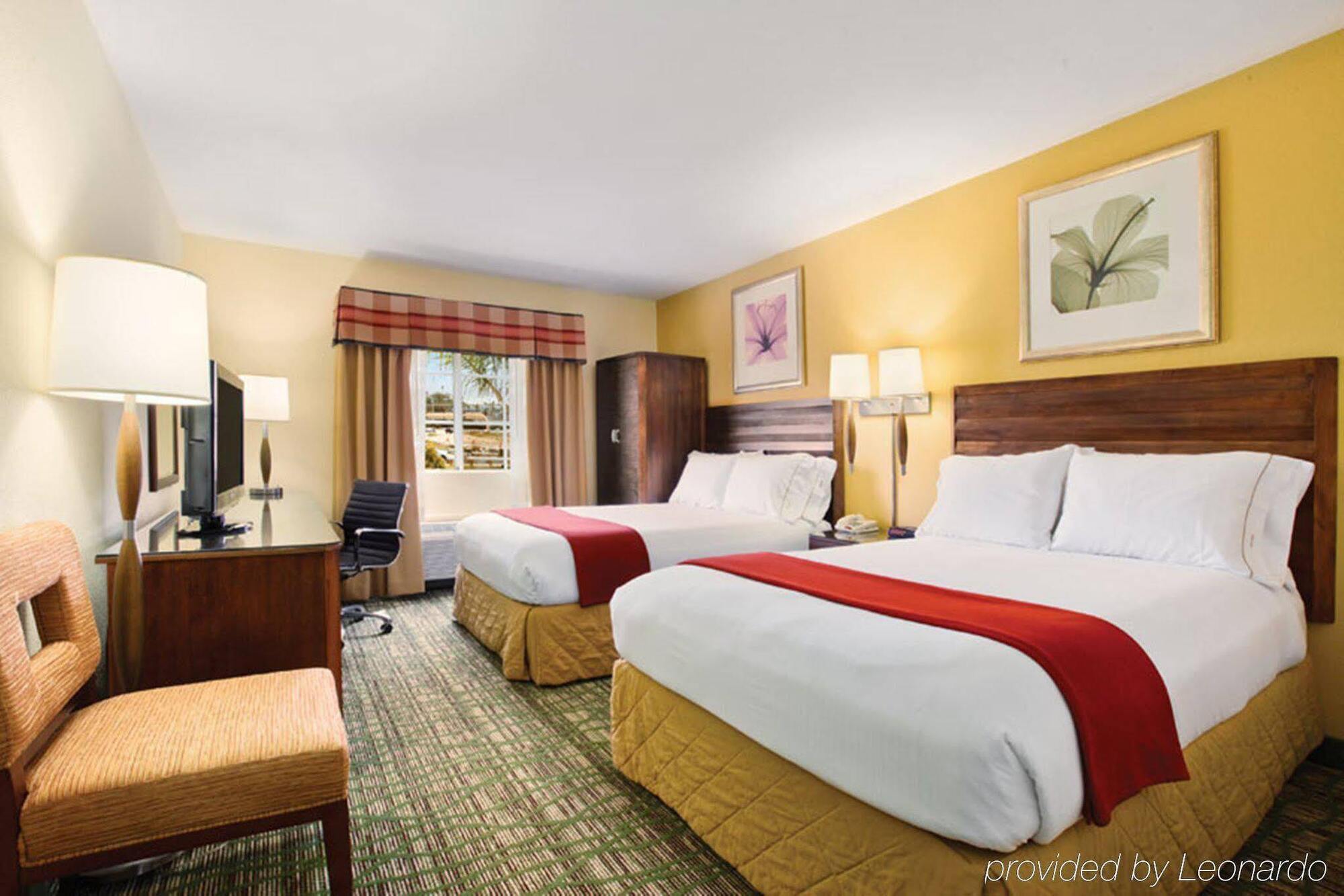 Holiday Inn Express Hotel & Suites San Diego-Escondido By Ihg Bagian luar foto